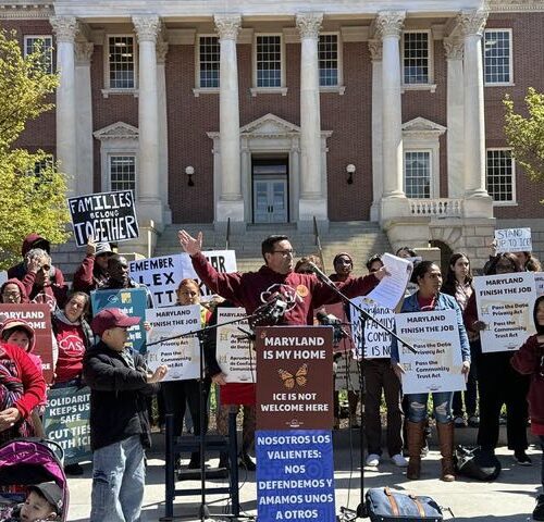 VICTORIA: We Are CASA celebra la aprobación de la Ley de Confianza Comunitaria y la Ley de Protección de Datos