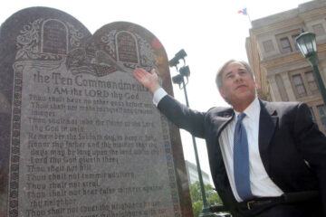 Tribunal de apelaciones de EE.UU. ratifica la ley de Texas que exige exhibir los Diez Mandamientos en escuelas públicas