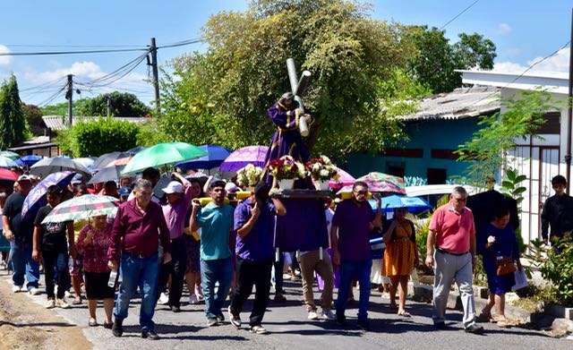 Gran devoción al Viernes Santo en ciudades salvadoreñas