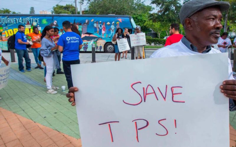 La Cámara Baja de EE.UU. vota a favor de extender la protección contra la deportación para 330.000 inmigrantes haitianos