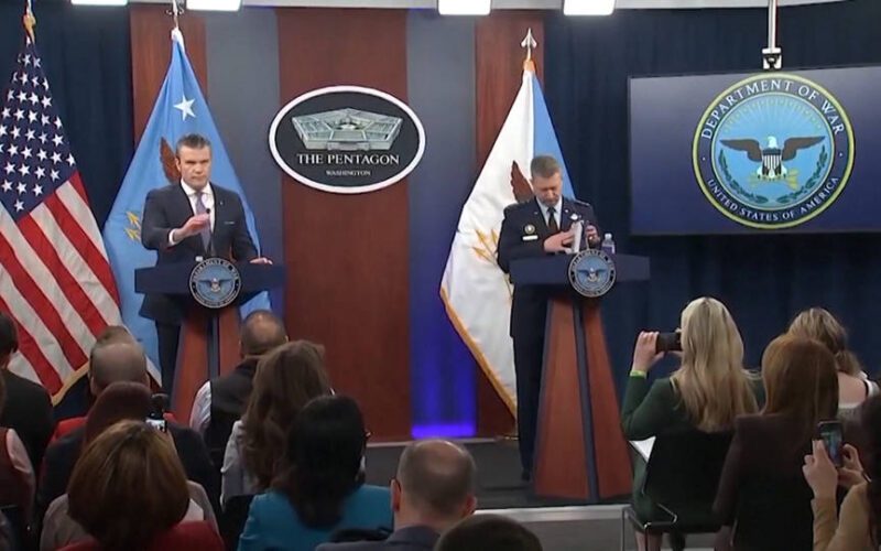 Un tribunal federal critica al Pentágono por incumplir un fallo que exige restablecer el acceso de periodistas a su sede