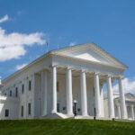 Tribunal Supremo de Virginia estudia si bloquea el mapa electoral aprobado por los votantes