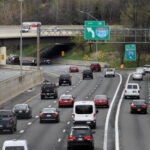 Muere un trabajador de carreteras tras ser atropellado por un vehículo mientras asistía en un accidente en la Beltway