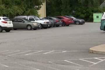 Madre de Spotsylvania enfrenta cargos tras la muerte de su bebé, olvidado en un auto bajo el calor
