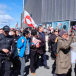 Cientos de groenlandeses se manifiestan durante la inauguración de un nuevo edificio consular de EE.UU. en Nuuk