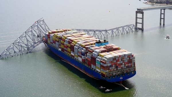 El operador del barco y un empleado están acusados por el accidente que provocó el derrumbe mortal del puente de Baltimore