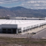 ICE evalúa vender los megaalmacenes adquiridos para detenciones masivas