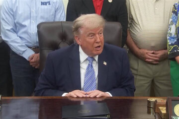 Trump arremete contra los medios de comunicación estadounidenses