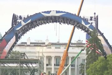 En marcha la construcción para la pelea de la UFC en la Casa Blanca; se avista «La Garra» alzándose en el centro de D.C.