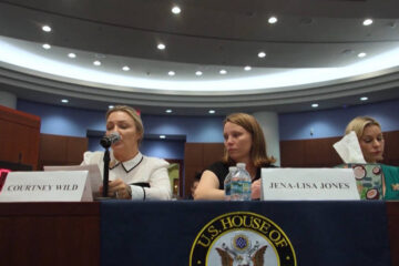Audiencia de la Cámara Baja de EE.UU. en Palm Beach, Florida, reúne a sobrevivientes de Epstein