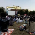 Lanzan fuegos artificiales contra la multitud durante una noche de cine al aire libre en el noreste de D.C.