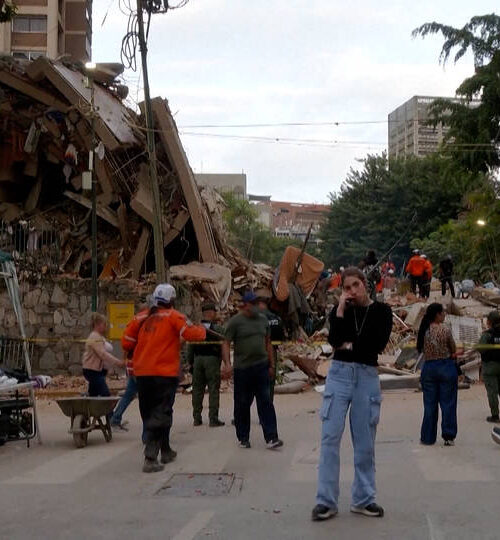 Más de 500 personas han muerto y miles siguen desaparecidas tras el doble terremoto en Venezuela