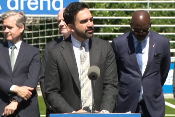 El alcalde de Nueva York rechaza las amenazas del llamado “zar de la frontera” de Trump de desplegar agentes del ICE en la ciudad