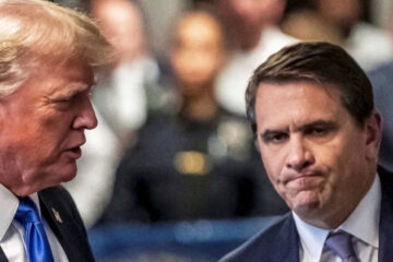 Pam Bondi testifica que Todd Blanche “estaba a cargo” de la “publicación completa” de los archivos de Epstein