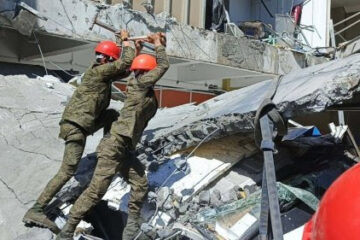 Terremoto de magnitud 7,8 en Filipinas deja al menos 19 muertos, destruye edificios y provoca un tsunami