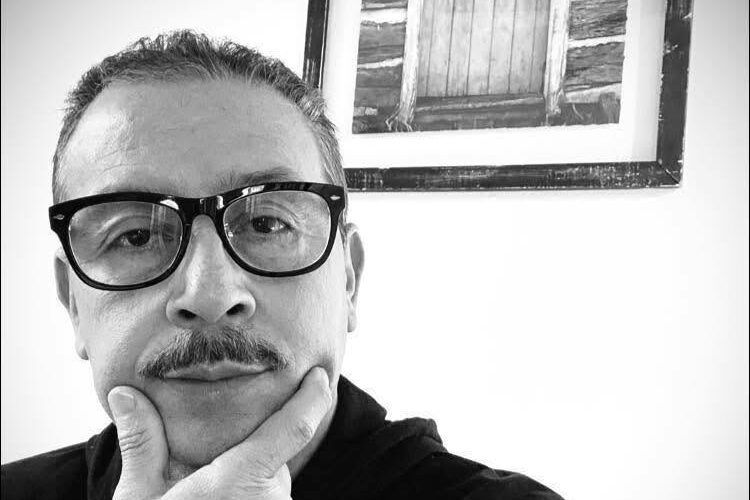 La sencillez como revelación: una lectura de Ya es suficiente, de Grego Pineda