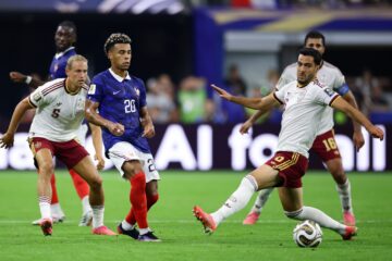 España derrota a la favorita Francia 2-0 y es finalista de la Copa Mundial
