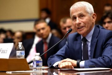 Fauci se acoge a la Quinta Enmienda para no declarar en una audiencia del Senado sobre el COVID liderada por republicanos