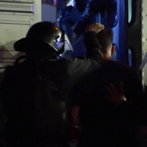 Venezolanos detenidos injustamente en la megacárcel de CECOT, en El Salvador, presentan una demanda contra dos aerolíneas de EE.UU.