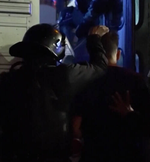 Venezolanos detenidos injustamente en la megacárcel de CECOT, en El Salvador, presentan una demanda contra dos aerolíneas de EE.UU.