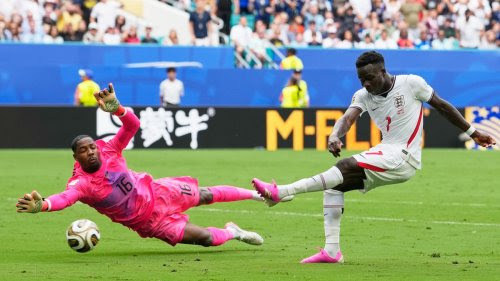 El *hat-trick* de Saka impulsa a Inglaterra a vencer a Mbappé y a Francia por 6-4 en un frenético partido por el tercer puesto del Mundial