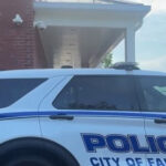 La policía de Fairfax City dispara a un hombre presuntamente armado con un cuchillo