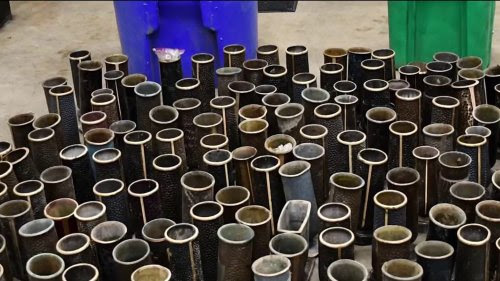 Acusan a dos hombres de robar más de 100 floreros de tumbas en un cementerio de Waldorf