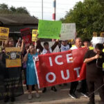 Manifestantes en Houston exigen justicia tras la muerte de Lorenzo Salgado Araujo a manos del Servicio de Inmigración de EE.UU.