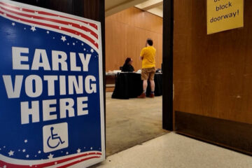En vísperas de las elecciones de mitad del mandato, Trump completa la purga de la Comisión de Asistencia Electoral