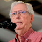 McConnell revela que una caída provocó su hospitalización y rompe semanas de silencio sobre su estado de salud