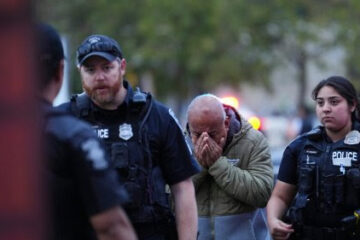 Tiroteo en festival gastronómico de Seattle deja tres muertos; la policía detiene a un atacante y busca a otro