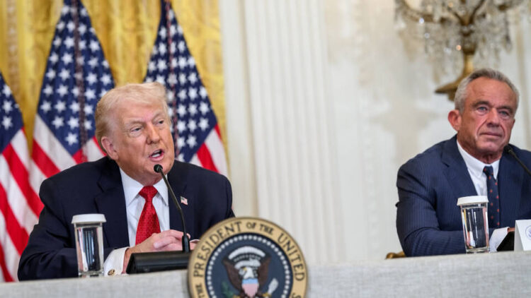 WSJ: Trump insta a Kennedy Jr. a reducir aún más las recomendaciones de vacunación infantil en EE.UU.