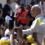 El Papa León XIV visita Lampedusa y aboga por un trato humano hacia las personas migrantes y refugiadas