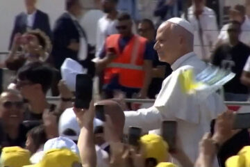 El Papa León XIV visita Lampedusa y aboga por un trato humano hacia las personas migrantes y refugiadas
