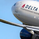 Vuelo de Delta alcanzado por fuego artificial mientras aterrizaba en Chicago el 4 de julio