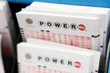 El premio mayor de Powerball se acerca a los 1.000 millones de dólares tras quedar vacante en el sorteo del lunes por la noche