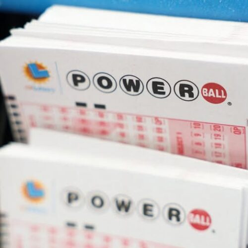 El premio mayor de Powerball se acerca a los 1.000 millones de dólares tras quedar vacante en el sorteo del lunes por la noche