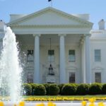Un juez federal anula una política de Trump que suspendía el procesamiento de visas de inmigración de 75 países