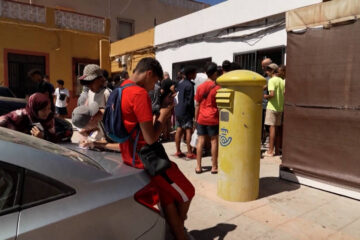 Autoridades de Ceuta piden trasladar a cientos de inmigrantes no acompañados a España continental