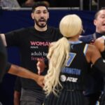 Enes Kanter Freedom, expulsado del partido entre Fever y Sky tras un altercado con Natasha Cloud