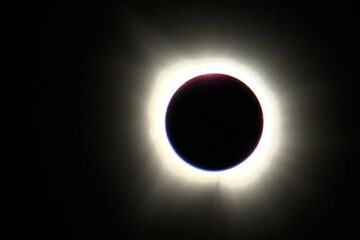 Millones de personas en Europa presencian un eclipse solar total