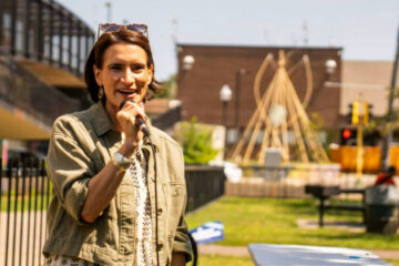 David Crowley supera a la socialista demócrata Francesca Hong en las primarias demócratas para la gobernación de Wisconsin