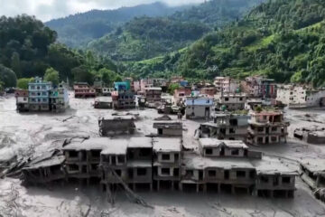 Ya supera los 500 el número de muertes por el desprendimiento de un glaciar en la frontera Nepal-Tíbet