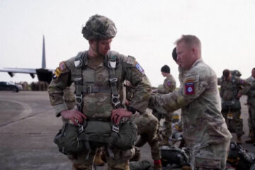 AP: el Gobierno de Trump detiene a familiares directos del personal militar estadounidense en servicio activo
