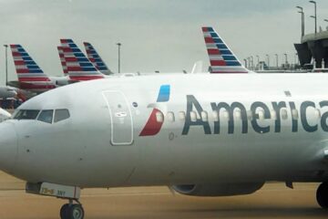 Atienden a un pasajero tras incendiarse un dispositivo en un vuelo de American Airlines