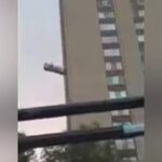 Trabajadores sacudidos violentamente contra un edificio en Maryland tras romperse una cuerda del andamio a nueve pisos de altura