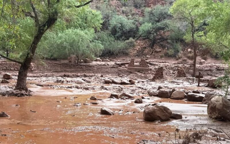 Al menos un muerto y más de una docena de desaparecidos en el Gran Cañón tras inundaciones repentinas extremas