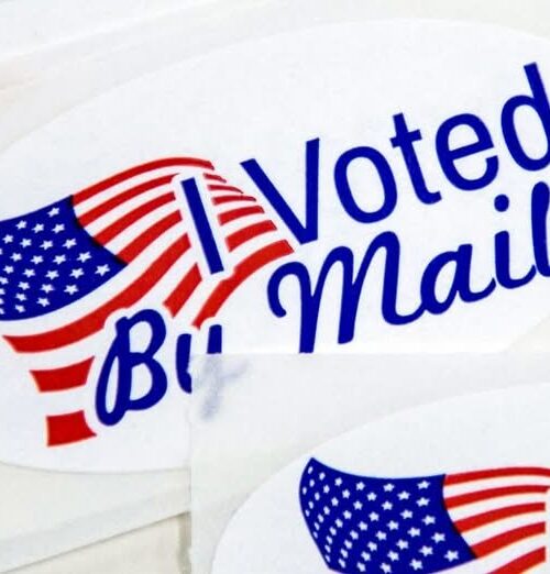 Un juez bloquea la normativa del Servicio Postal de Trump sobre el voto por correo