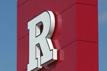 Decano de la Universidad Rutgers arrestado por presuntamente grabar videos bajo la falda mientras trabajaba