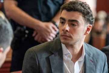 Un juez de Nueva York aplaza el juicio por asesinato contra Luigi Mangione